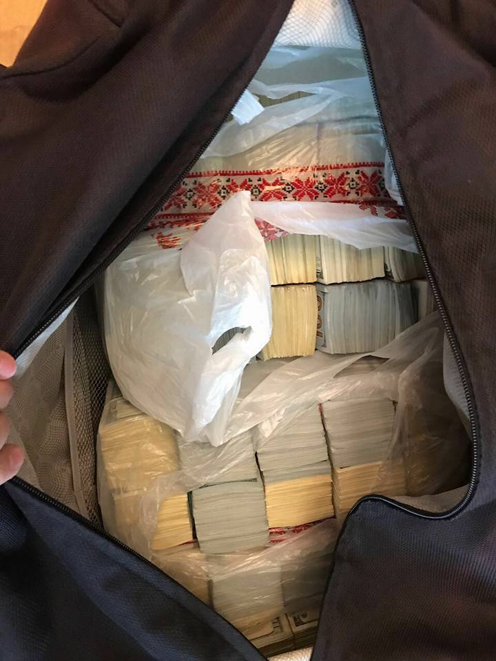 Силовики проводят обыски в 15 областях у бывших начальников управлений Миндоходов, уже задержаны 23 человека