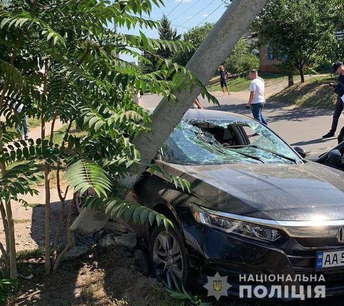 Угрожали расправой и обворовывали: В Киеве, Виннице и Черкасской области задержали банду с оружием
