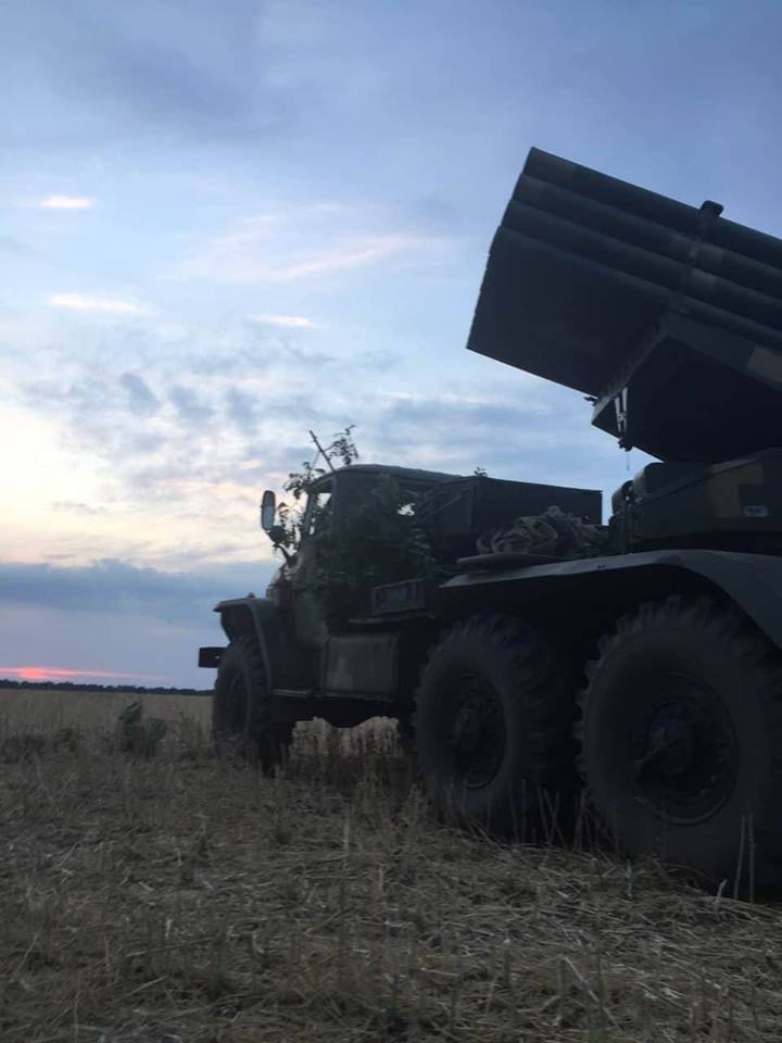 Украинские артиллеристы провели учения возле админграницы с оккупированным Крымом (фото)