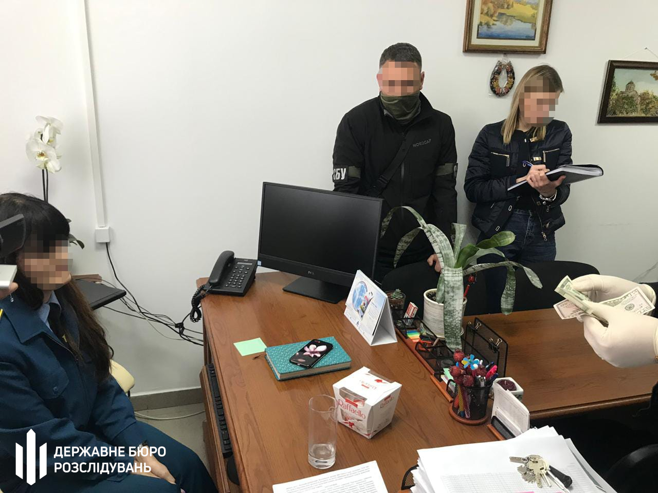 В админздании Житомирской областной таможни проходят обыски, следственные действия связаны с задержанием взяточников