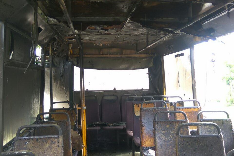 В Харькове на ходу загорелась маршрутка и полностью сгорела