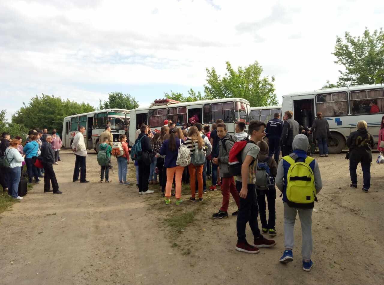 Возле Каменец-Подольского на железнодорожной станции столкнулись поезд с локомотивом, пострадали шесть человек