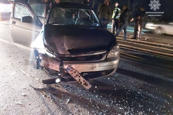 Cбитый пешеход и авария с "перевертышем": под Одессой произошло два серьезных ДТП
