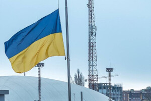 С огромными флагами и гимном: в Одессе празднуют День единения 
