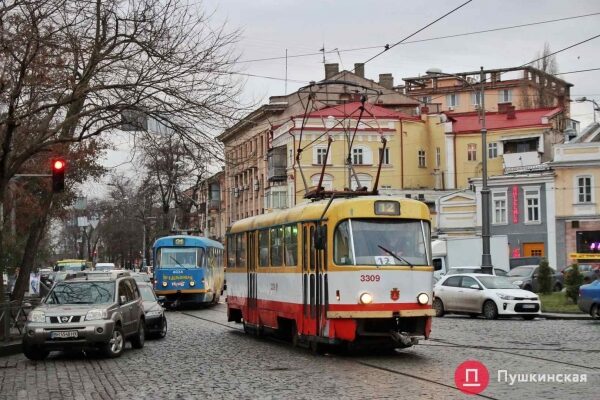 В Одесі подовжили час роботи трамваїв і тролейбусів В Одесі подовжили час роботи трамваїв і тролейбусів