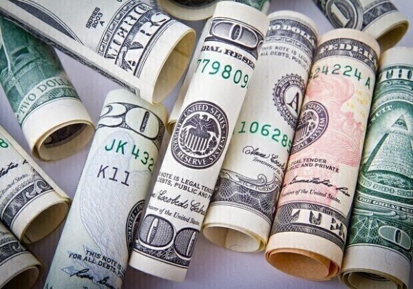 Курс валют в Украине 19 апреля 2024 года: сколько стоит доллар и евро Курс валют в Украине 19 апреля 2024 года: сколько стоит доллар и евро