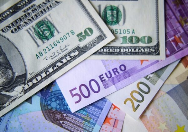 Курс валют в Украине 26 апреля 2024 года: сколько стоит доллар и евро Курс валют в Украине 26 апреля 2024 года: сколько стоит доллар и евро