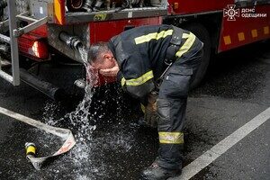 В центре Одессы горел дом: спасали людей, кота и собаку В центре Одессы горел дом: спасали людей, кота и собаку