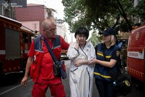 В центре Одессы горел дом: спасали людей, кота и собаку В центре Одессы горел дом: спасали людей, кота и собаку