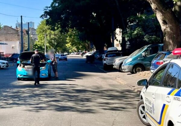 В Одессе легковушка сбила дедушку: пострадавший в больнице